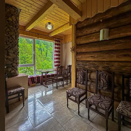 йомойо Hotel